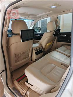 تۆیۆتا لاند کروزەر